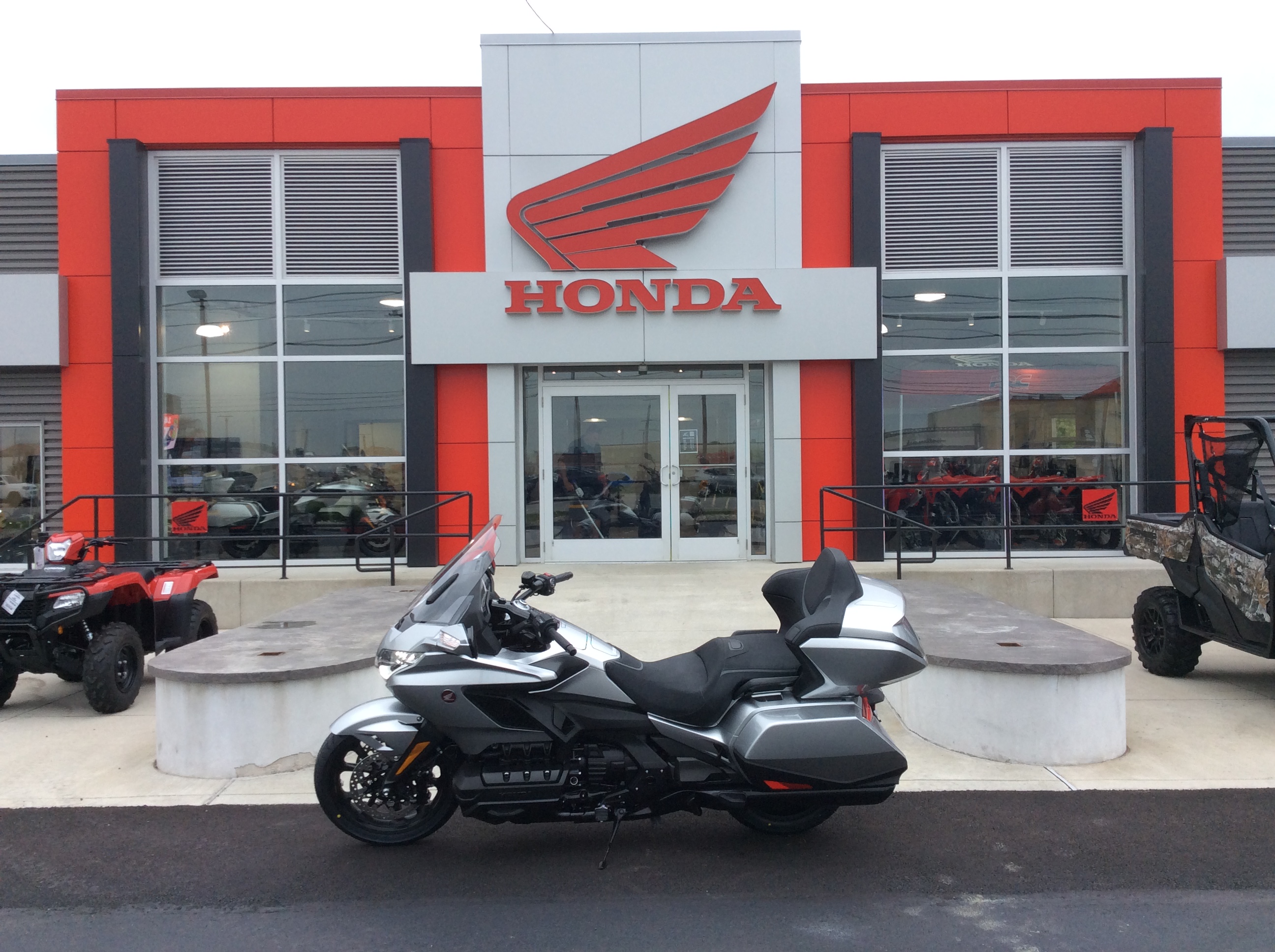 2025 Honda GOLDWING TOUR AUTOMATIC DCT